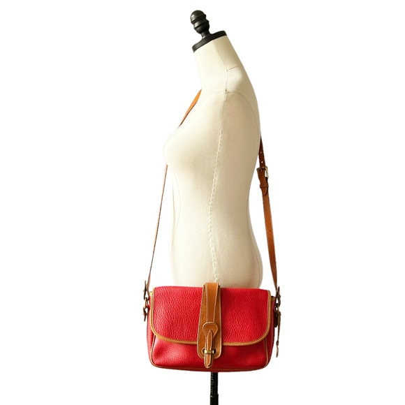 Dooney & Bourke Vintage Equestrian Bag in Red Leather - Picture 3 of 16